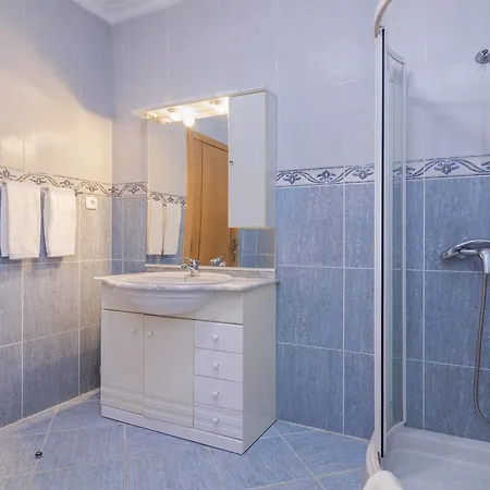 House Avenue بورتيماو